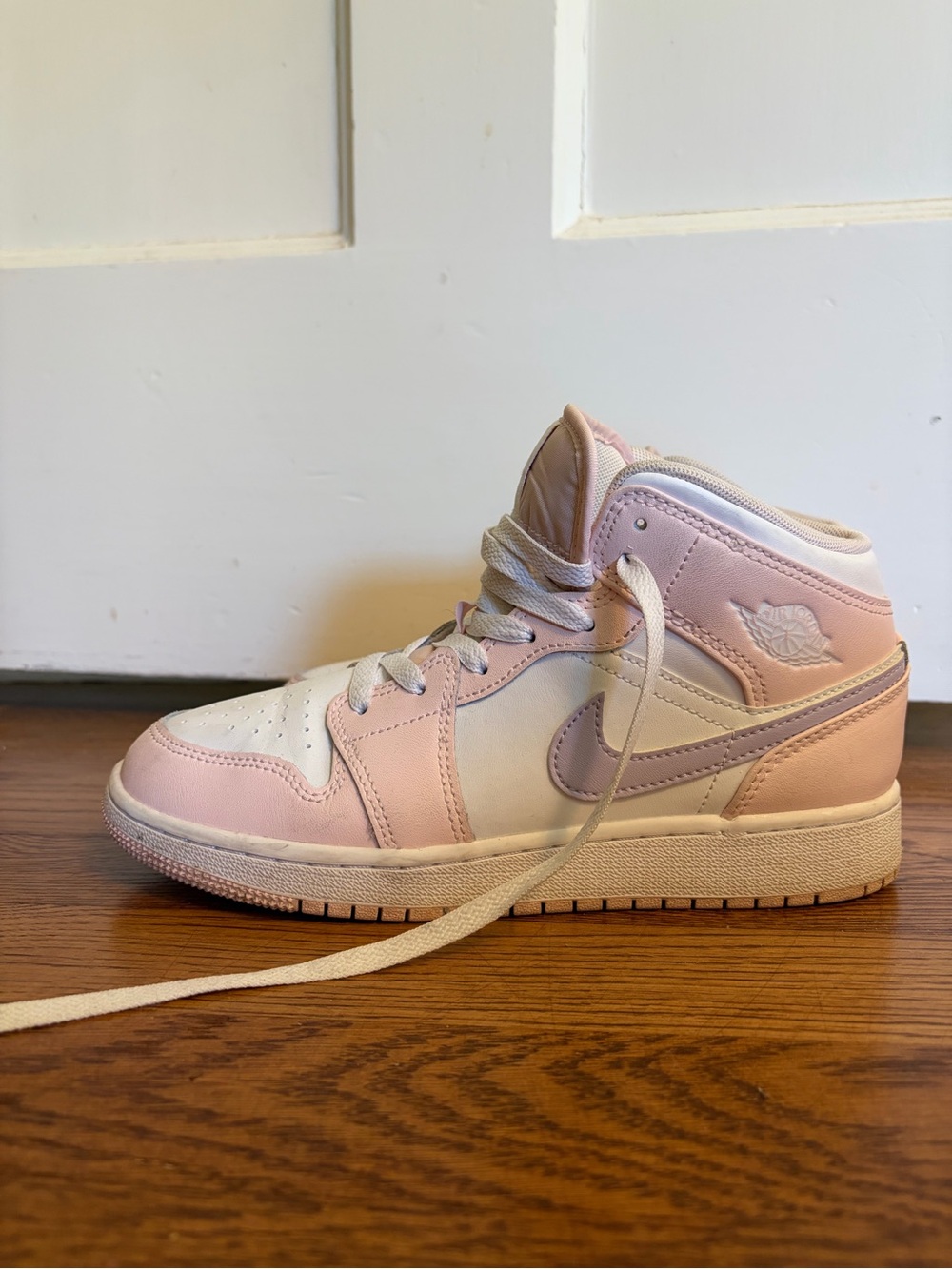 Nike Air Jordan 1 Mid Pink & White